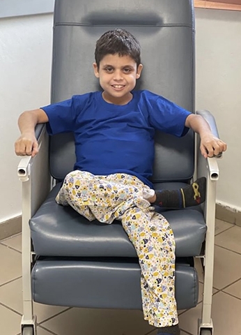 The day Eliezer went home from the hospital after transplant. (Image courtesy of FundaHigadoAmerica)