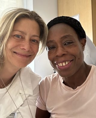 Dr Jenn Haythe and Nadine pose for a selfie