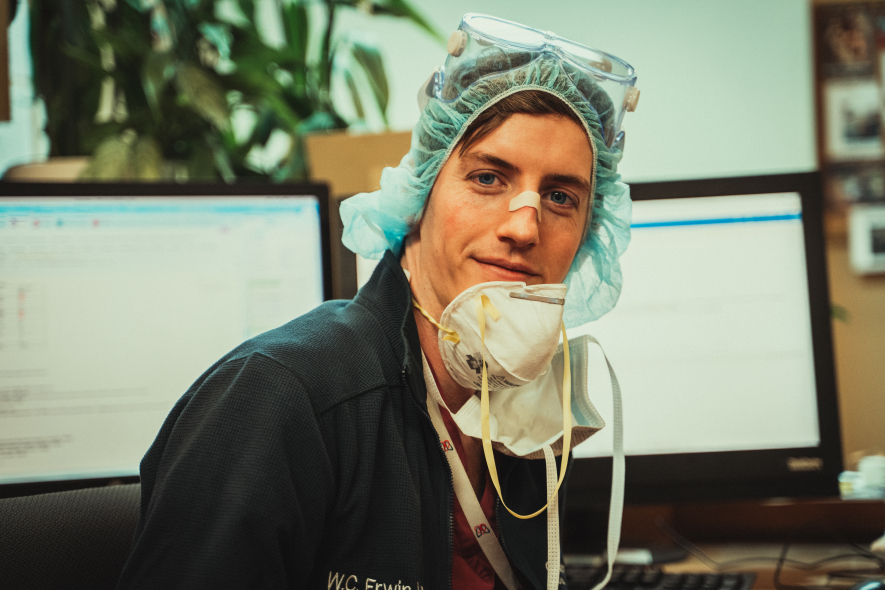 surgical resident in PPE during COVID-19 pandemic