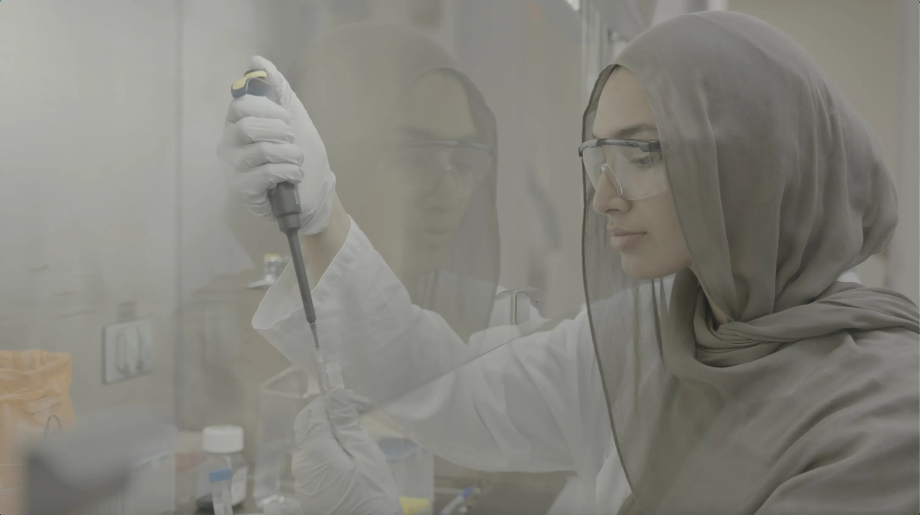 Lab tech in xenotransplant lab